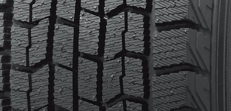 スタッドレスタイヤのサイピング 拡大写真